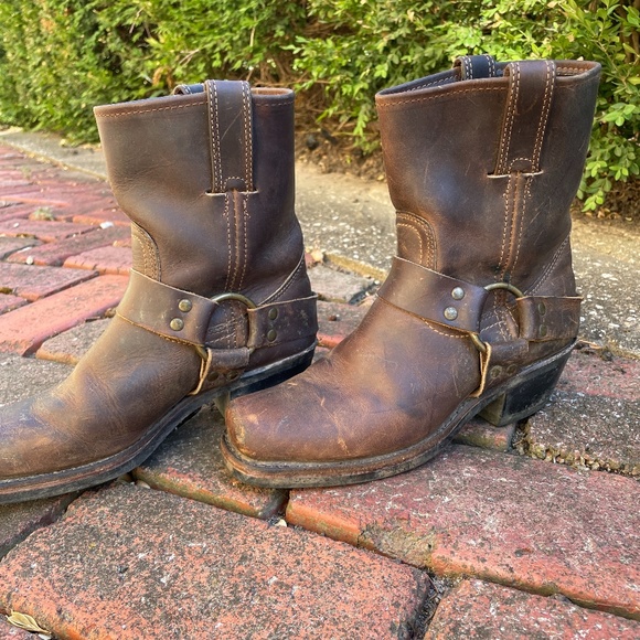 Frye Boots 6 - Picture 1 of 2